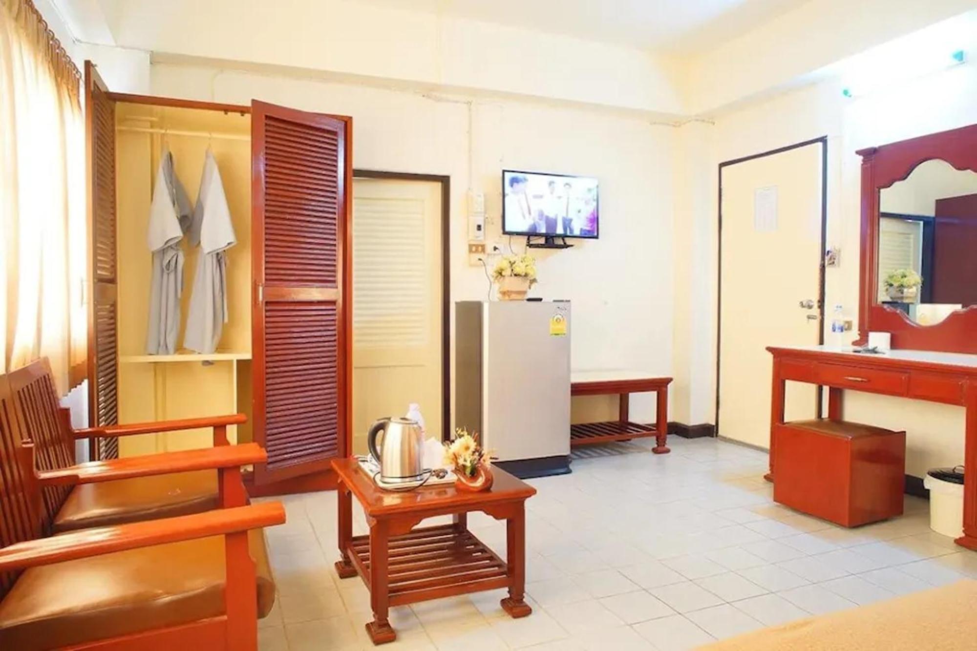 Khelang Nakorn Hotel ラムパーン エクステリア 写真